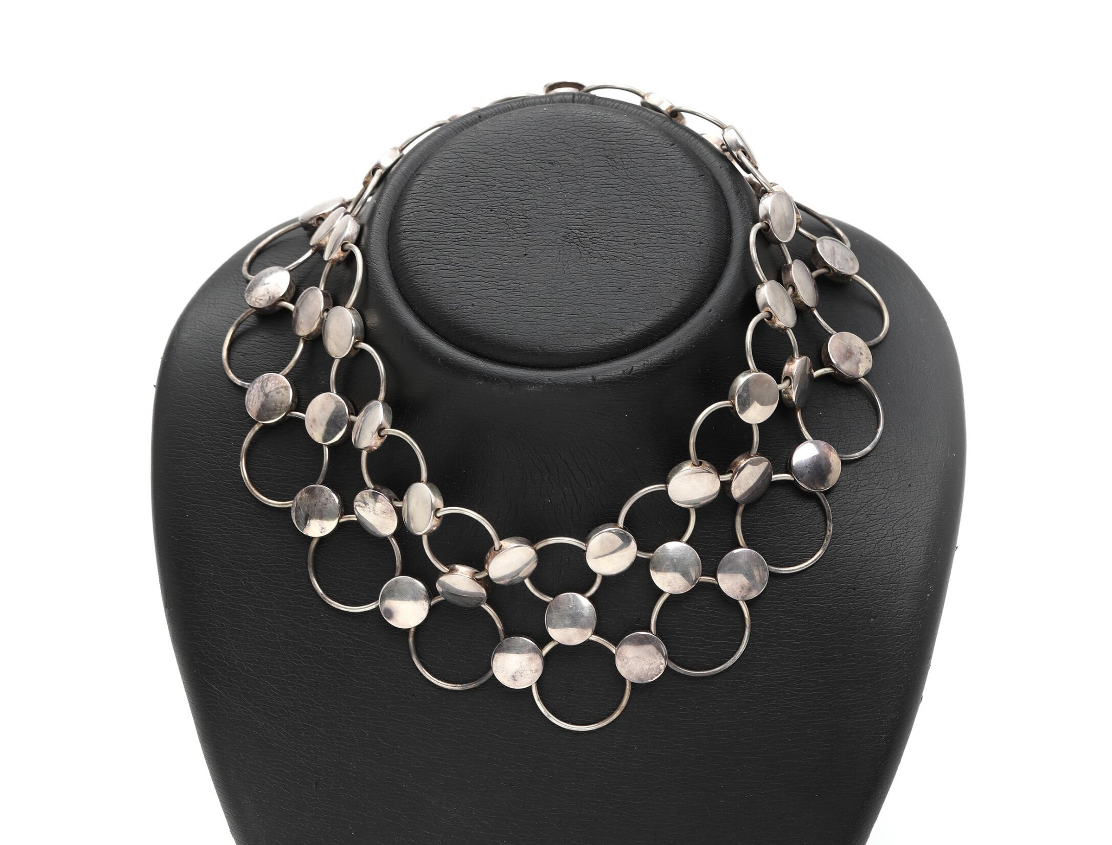 Discover the stunning Georg Jensen Regitz Overgaard Necklace, a perfect blend of creativity and craftsmanship. Elevate your style with this exquisite piece that embodies timeless elegance.